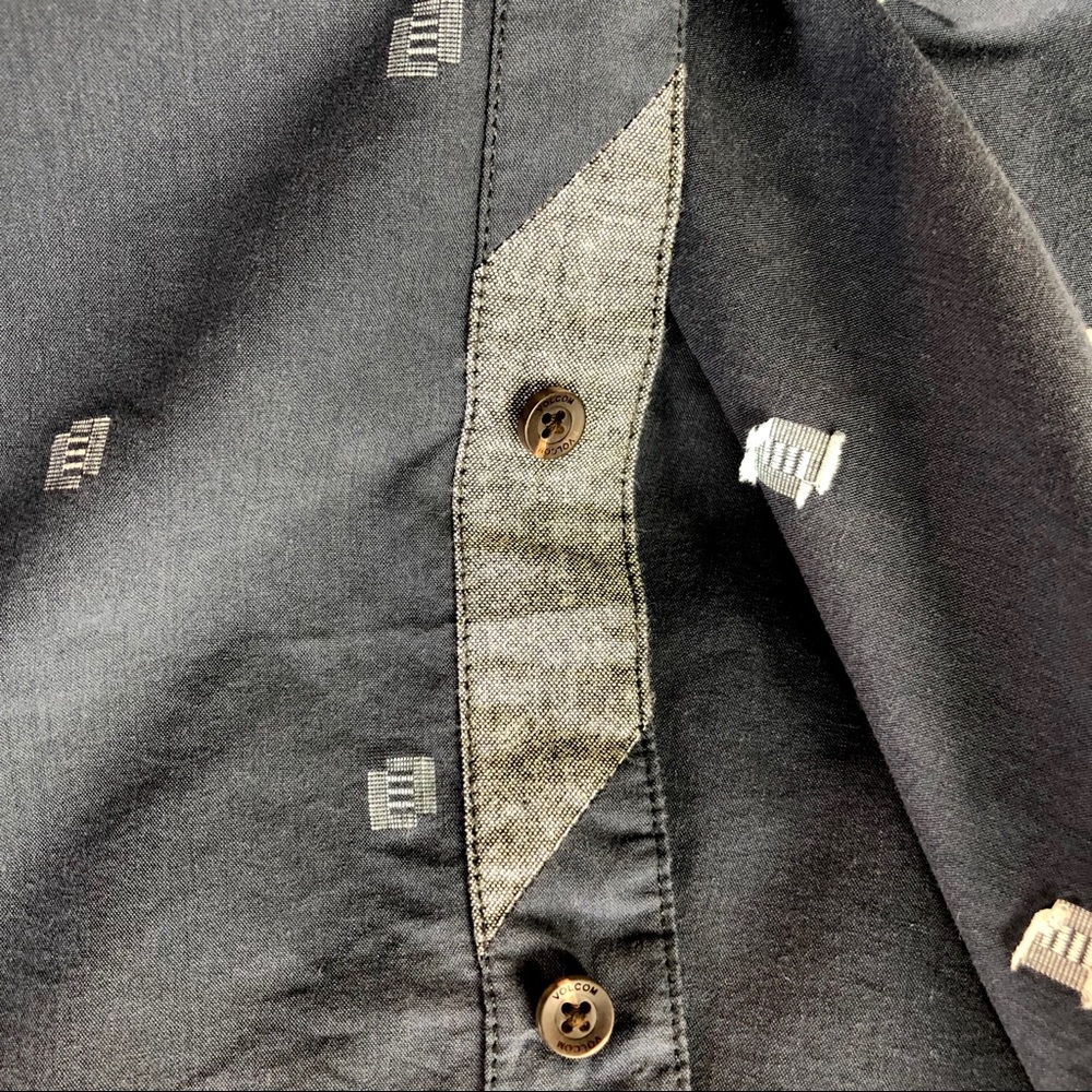 Volcom NWT Men’s Modern Fit short sleeve shirt. - Picture 5 of 7